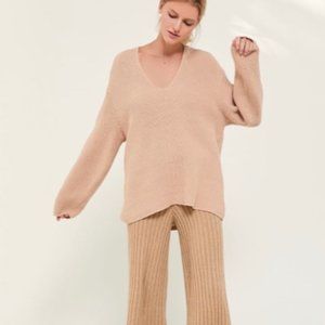 Urban Outfitters Victoria Oversized V-Neck Sweater Size Medium